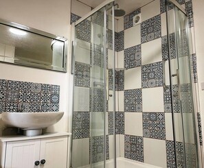 Cottage, 1 King Bed | Bathroom | Shower, hair dryer, towels - Luxury, Self-contained Country Cottage With View (Scarborough)