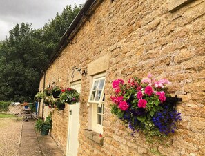 Cottage, 1 King Bed | Exterior