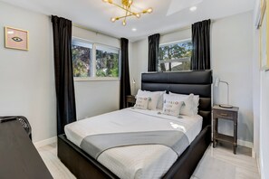 2 Schlafzimmer, Bügeleisen/Bügelbrett, Reisekinderbett, kostenloses WLAN