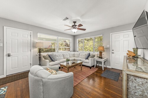*Special* Renovated & Pet Friendly*Close to the Bay*Dave's Escape