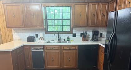 Farmhouse/PIRVATE POOL/15 Mins to Dollywood