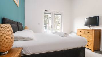 Cottage | 3 bedrooms, individually decorated, individually furnished, free WiFi