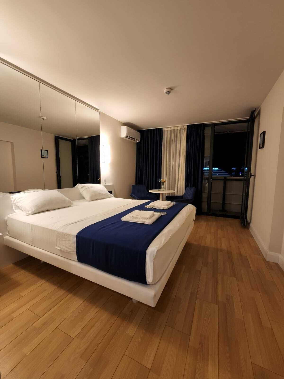 1 habitación, tabla de planchar con plancha y wifi gratis 