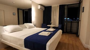 1 habitación, tabla de planchar con plancha y wifi gratis