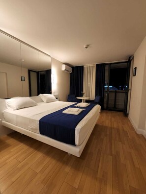 1 habitación, tabla de planchar con plancha y wifi gratis 