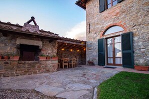 屋外ダイニングエリア