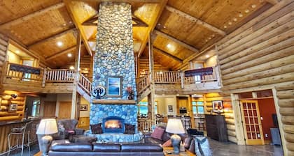 River Ridge Lodge: Luxury Lodge on the Menominee River