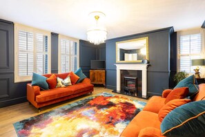 TV, fireplace, offices