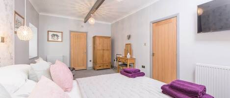 1 soverom, strykejern/-brett, wi-fi og sengetøy