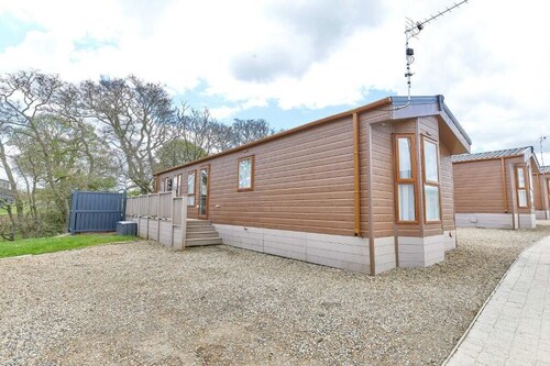 Host & Stay | Butterfly Lodge