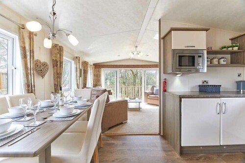 Host & Stay | Yolo Lodge