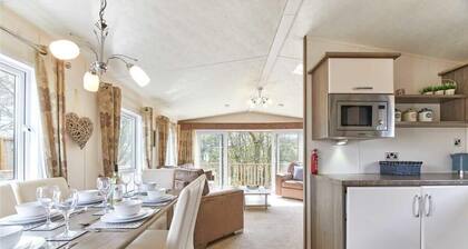 Host & Stay | Yolo Lodge