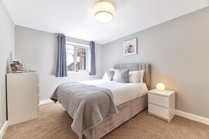 2 bedrooms, WiFi, bed sheets