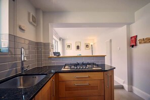 Réfrigérateur, micro-ondes, four, lave-vaisselle