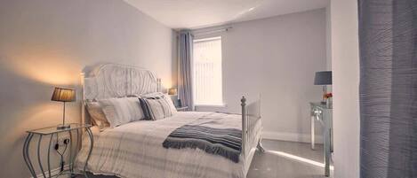 2 chambres, fer et planche Ă repasser, Wi-Fi gratuit, draps fournis