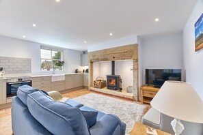 TV, fireplace, offices