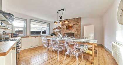 Host & Stay | Peacock House