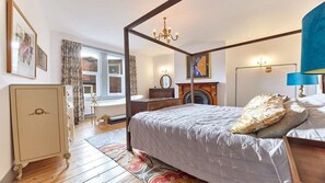 1 bedroom, iron/ironing board, WiFi, bed sheets - Host & Stay | Peacock House (Tynemouth)