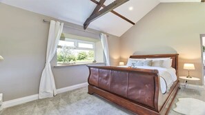 1 bedroom, premium bedding, iron/ironing board, WiFi