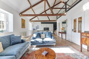 TV, offices - Host & Stay | The Old Workhouse (Alnwick)