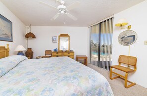 2 bedrooms, iron/ironing board, WiFi, bed sheets - Affordable Condo, steps to the Beach! (Saint Augustine)