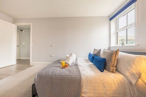 1 bedroom - Super Luxe Central Maidenhead Apartment (Maidenhead)