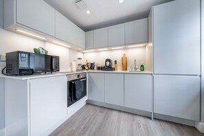 Miscellaneous - Super Luxe Central Maidenhead Apartment (Maidenhead)