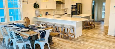 บ้านพัก, 5 ห้องนอน | ร้านอาหาร