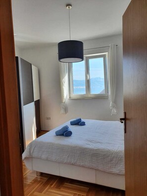 1 bedroom, travel crib, free WiFi, bed sheets