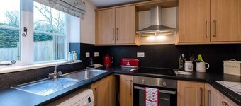 2 Riverside Cottages, Yoxford