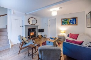 TV, fireplace - 2 Riverside Cottages, Yoxford (Saxmundham)