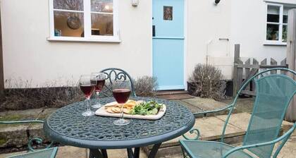 2 Riverside Cottages, Yoxford