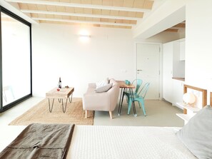 Exclusive Villa, Hot Tub, Mountain View | Interior - Estrellas de Gredos (Arenas de San Pedro)