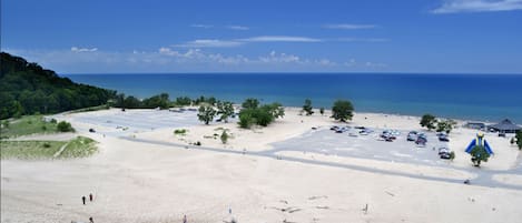 靠近海滩