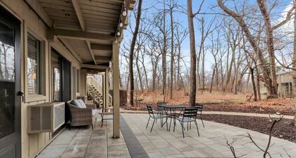 Holiday Hideaway at Abbey Springs |Beautifully Renovated |Patio & Deck |Pool |Beach |Clubhouse |Golf