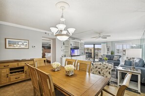 Dining - Inlet Reef 618 is a 2 bed/2bath with Beach Service and Gulf Views (Destin)