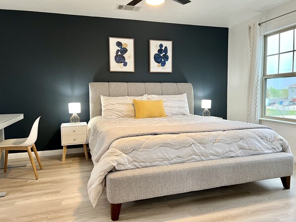 3 chambres, bureau, accès au Wi-Fi (inclus), literie fournie