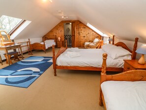 Cottage | 4 bedrooms, individually decorated, individually furnished, free WiFi - Barn Cottage (Penzance)