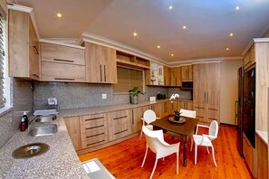 Fridge, microwave, stovetop