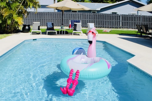 2miles to Beach, Entire Home + Guest House + Heated Pool