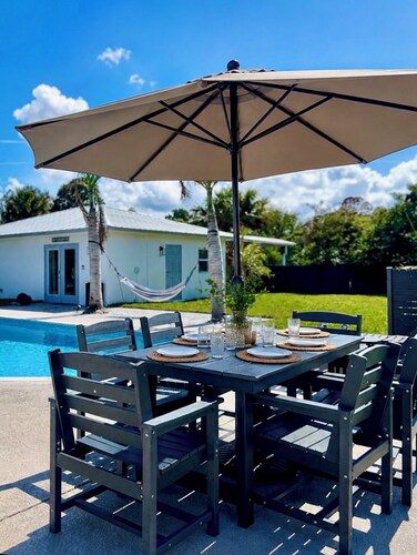 2miles to Beach, Entire Home + Guest House + Heated Pool
