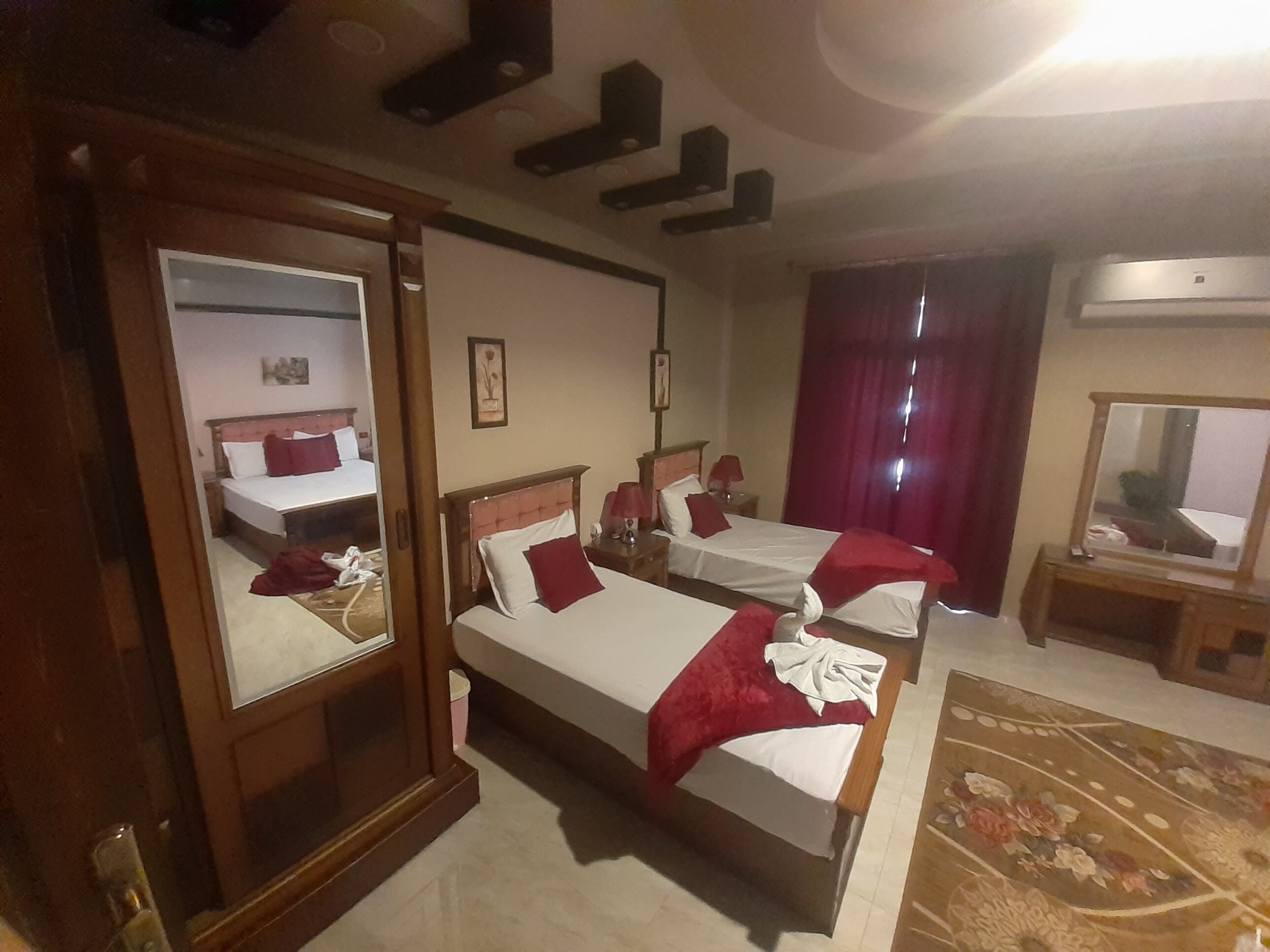 Photo - Cairo Plaza 90 Hotel