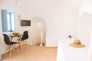 1 chambre, fer et planche à repasser, accès au Wi-Fi (inclus)