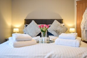 3 室のベッドルーム、アイロン / アイロン台、旅行用ベビーベッド、WiFi (無料)