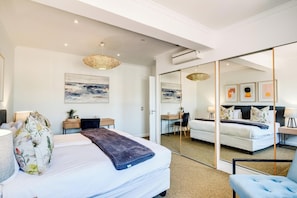 2 Schlafzimmer, Schreibtisch, Bügeleisen/Bügelbrett, WLAN