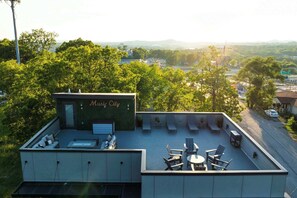 Outdoor dining - Modern Stunner! Rooftop Views,5 min to DT,Hot Tub (Nashville)