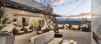 HotTub/Gym/KingBed/FiberInternet/PetFriendly