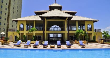 Exclusive 2BDR in Luxury Tower , Boardwalk near all amenities