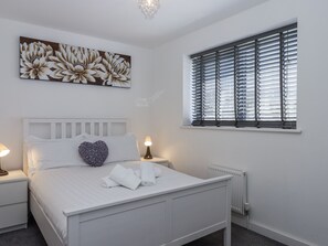 Cottage | 3 bedrooms, individually decorated, individually furnished, free WiFi - Driftwood (Torquay)