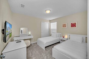8 dormitorios, cuna de viaje, wifi y ropa de cama